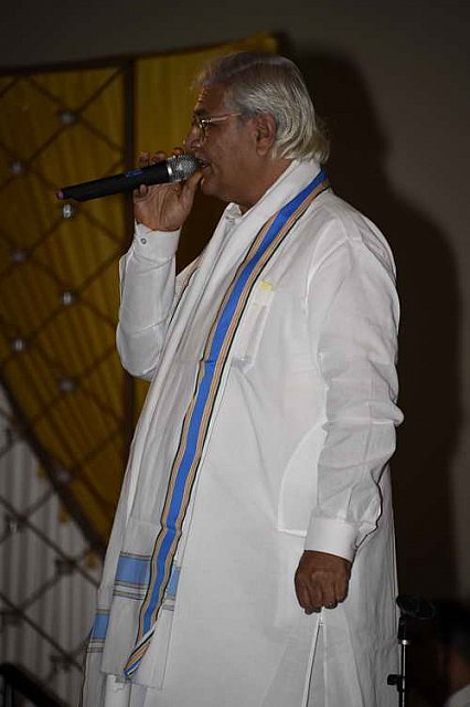 Gurudev1-7-12-14-6890-DDeRosaPhoto