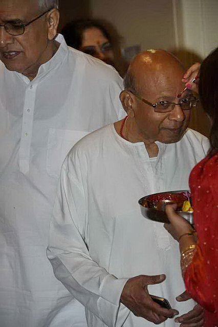 Gurudev1-7-12-14-6930-DDeRosaPhoto