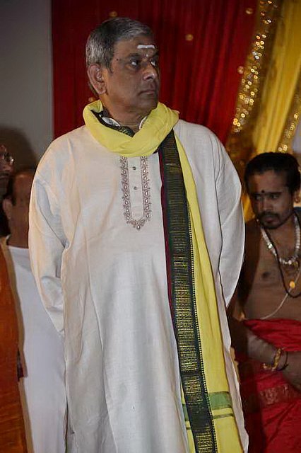 Gurudev1-7-12-14-6973-DDeRosaPhoto