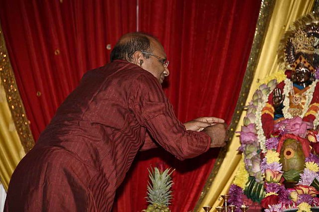 Gurudev1-7-12-14-7004-DDeRosaPhoto