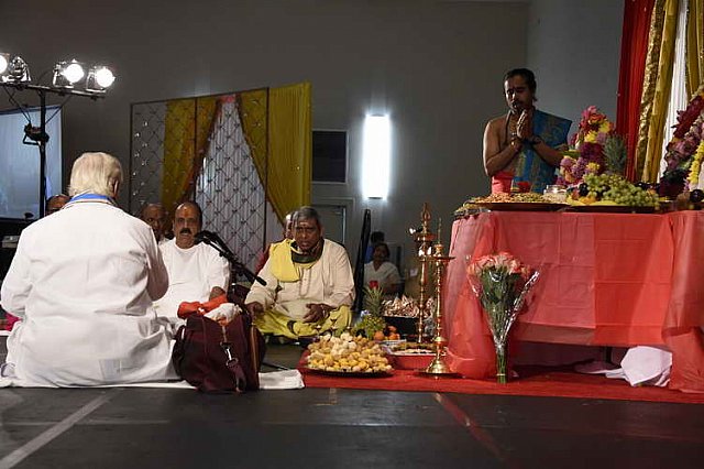 Gurudev1-7-12-14-7074-DDeRosaPhoto