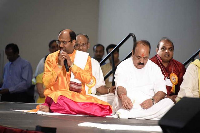 Gurudev1-7-12-14-7178-DDeRosaPhoto