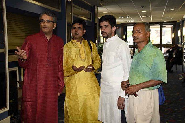 Gurudev1-7-12-14-7237-DDeRosaPhoto