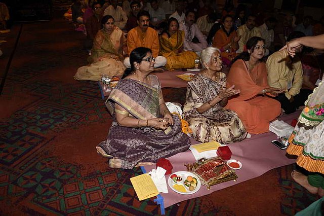 Gurudev1-7-12-14-7249-DDeRosaPhoto