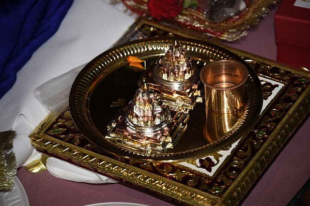 Gurudev1-7-12-14-7257-DDeRosaPhoto