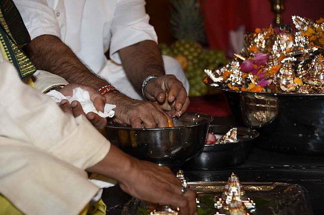 Gurudev1-7-12-14-7263-DDeRosaPhoto