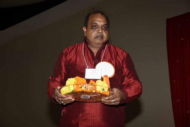 Gurudev1-7-12-14-7266-DDeRosaPhoto