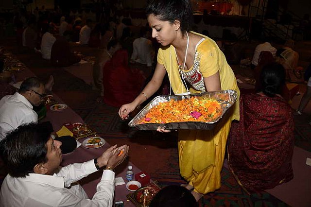 Gurudev1-7-12-14-7278-DDeRosaPhoto