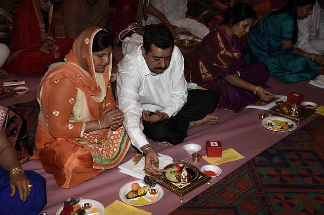 Gurudev1-7-12-14-7301-DDeRosaPhoto