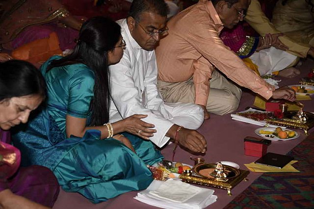 Gurudev1-7-12-14-7303-DDeRosaPhoto