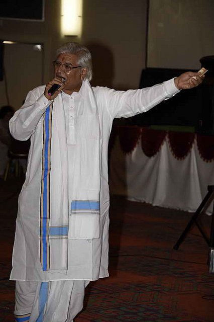 Gurudev1-7-12-14-7321-DDeRosaPhoto