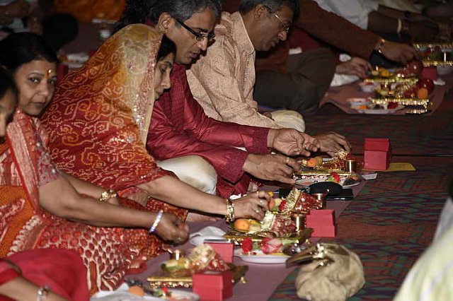 Gurudev1-7-12-14-7351-DDeRosaPhoto