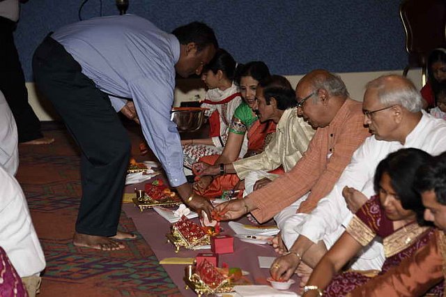 Gurudev1-7-12-14-7405-DDeRosaPhoto