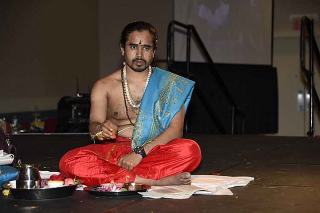 Gurudev1-7-12-14-7451-DDeRosaPhoto