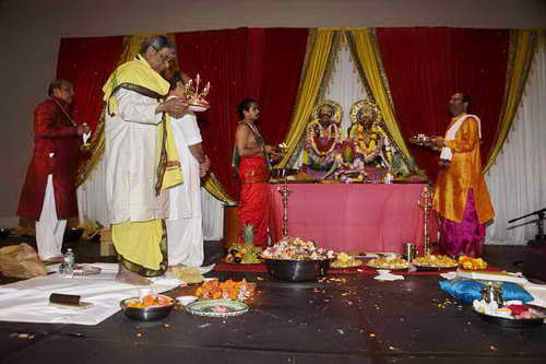 Gurudev1-7-12-14-7491-DDeRosaPhoto