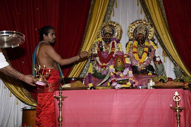 Gurudev1-7-12-14-7502-DDeRosaPhoto