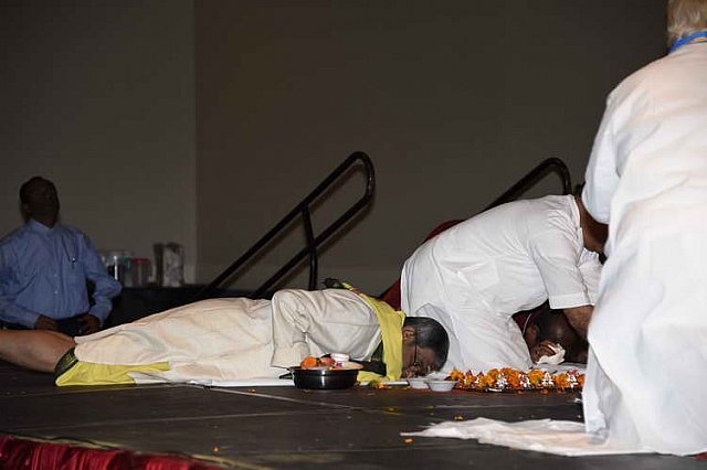 Gurudev1-7-12-14-7528-DDeRosaPhoto