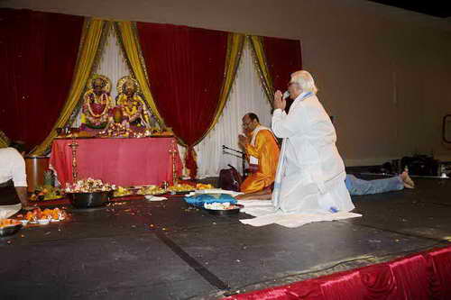 Gurudev1-7-12-14-7530-DDeRosaPhoto