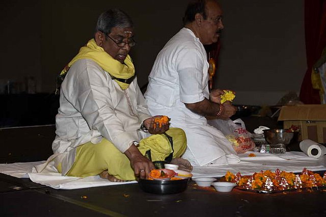 Gurudev1-7-12-14-7535-DDeRosaPhoto