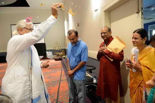 Gurudev2-7-12-14-2509-DDeRosaPhoto