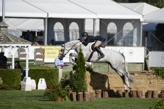 HC-8-26-12-VictoriaColvin-Listen-HtrDrby-9604-DDeRosaPhoto