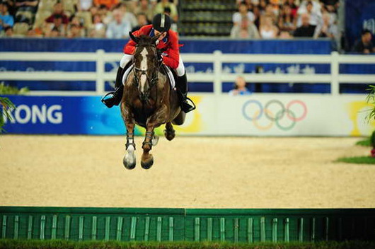 HKSJ-8-17-08-0830-McLainWard-Sapphire-DeRosaPhoto