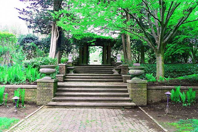 Gardens-IPE-LloydHarbor-5-10-19-7838-DDeRosaPhoto