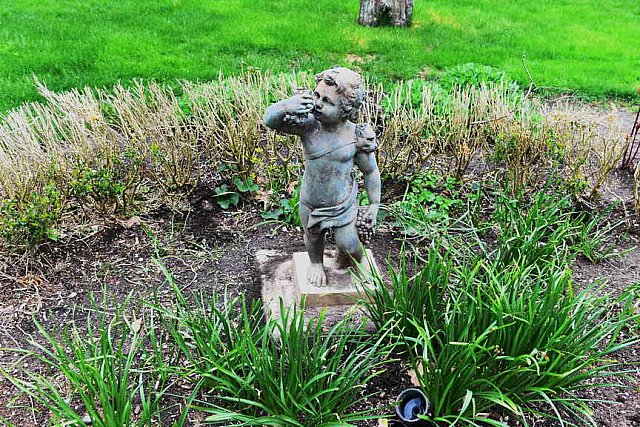 Gardens-Sculptures-IPE-LloydHarbor-5-10-19-7835-DDeRosaPhoto