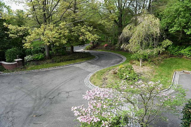 Driveway-HIGH RIDGE-5-4-21-4238-DDeRosaPhoto