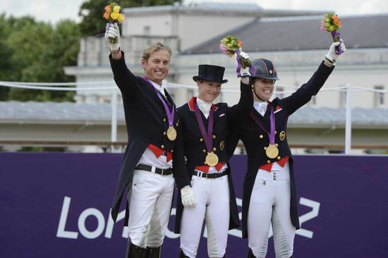 Gold-CarlHester-LauraBechtolsheimer-CharlotteDujardin-GBR-Olympics-8-7-12-DRE-GPS-4383-DDeRosaPhoto