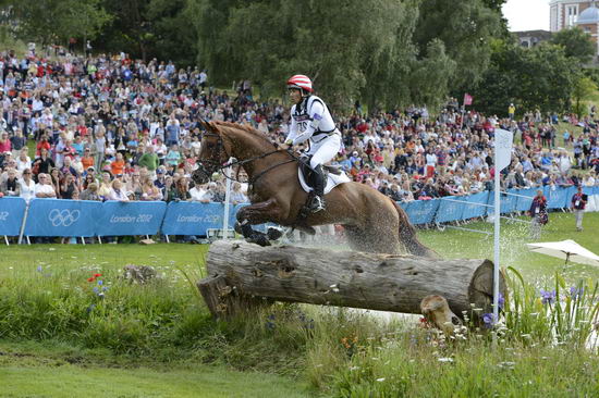 Olympics-EV-XC-7-30-12-6460-YoshiakiOiwa-NoondayDeConde-JPN-DDeRosaPhoto