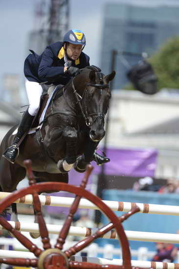 Olympics-SJ-Ind-8-4-12-5402-BjornNagel-NiackDeLAbbaye-UKR-DDeRosaPhoto