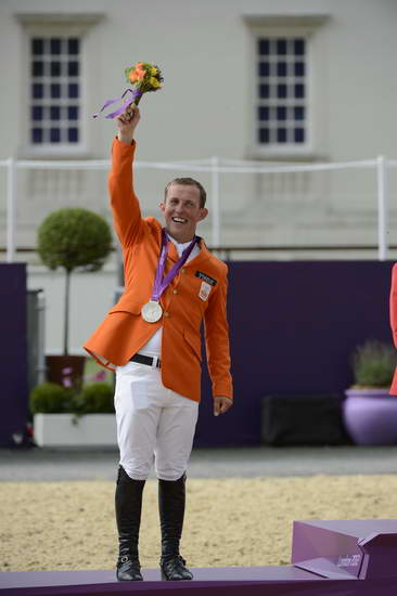 Silver-DorotheeSchneider-KristinaSprehe-HelenLangehanenberg-GercoSchroder-Olympics-8-8-12-SJ-Ind-Medals-6546-DDeRosaPhoto