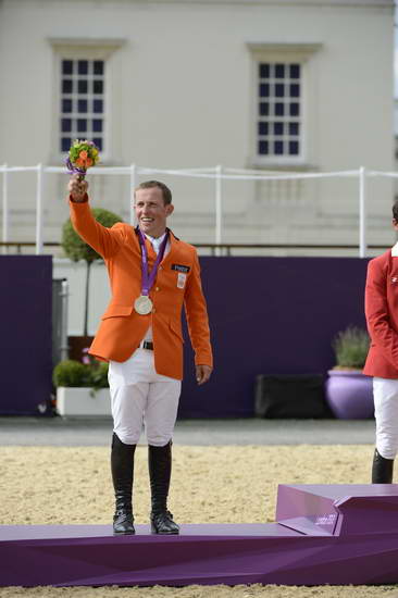 Silver-DorotheeSchneider-KristinaSprehe-HelenLangehanenberg-GercoSchroder-Olympics-8-8-12-SJ-Ind-Medals-6561-DDeRosaPhoto