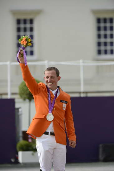 Silver-DorotheeSchneider-KristinaSprehe-HelenLangehanenberg-GercoSchroder-Olympics-8-8-12-SJ-Ind-Medals-6566-DDeRosaPhoto