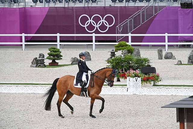 OLY-2020-DRESSAGE-GP DAY1-7-24-21-2762-101-MARY HANNA-CALANTA-AUS-DDEROSAPHOTO