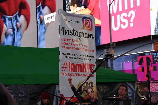 OneLove-TimesSquare-11-17-18-9017-DDeRosaVideo