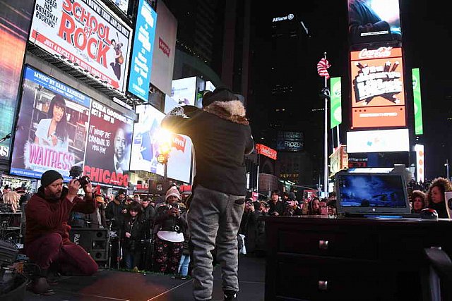OneLove-TimesSquare-11-17-18-9039-DDeRosaVideo