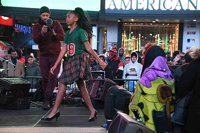 OneLove-TimesSquare-11-17-18-9058-DDeRosaVideo