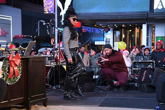 OneLove-TimesSquare-11-17-18-9067-DDeRosaVideo