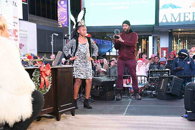 OneLove-TimesSquare-11-17-18-9107-DDeRosaVideo