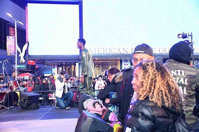 OneLove-TimesSquare-11-17-18-9135-DDeRosaVideo