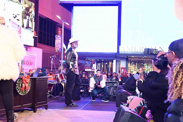 OneLove-TimesSquare-11-17-18-9140-DDeRosaVideo