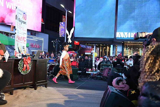 OneLove-TimesSquare-11-17-18-9163-DDeRosaVideo