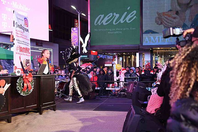 OneLove-TimesSquare-11-17-18-9173-DDeRosaVideo