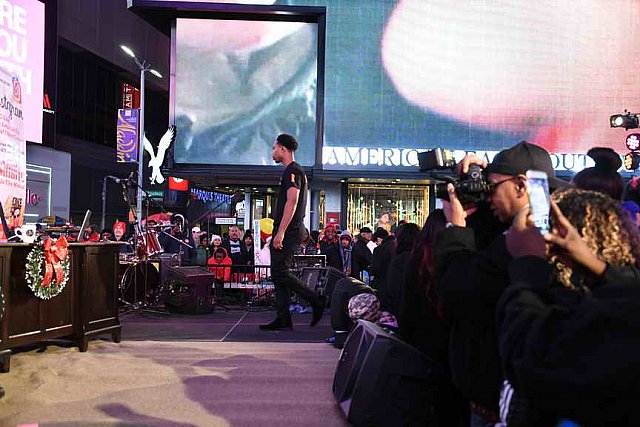 OneLove-TimesSquare-11-17-18-9196-DDeRosaVideo