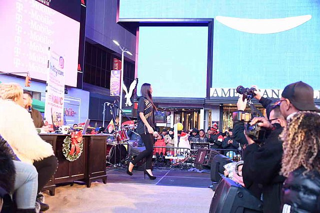 OneLove-TimesSquare-11-17-18-9204-DDeRosaVideo