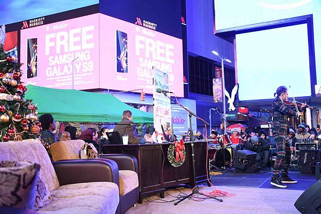 OneLove-TimesSquare-11-17-18-9229-DDeRosaVideo