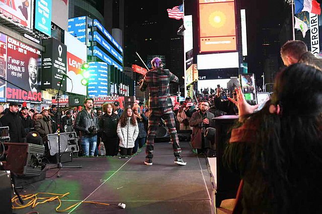 OneLove-TimesSquare-11-17-18-9232-DDeRosaVideo