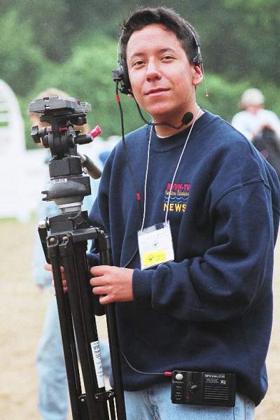 HC02-300-R19-12-Gregory-WVVH-FiestaDay-Friday-DDPhoto